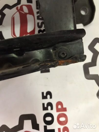 Усилитель бампера передний Vw Tiguan 5N 2.0 TSI