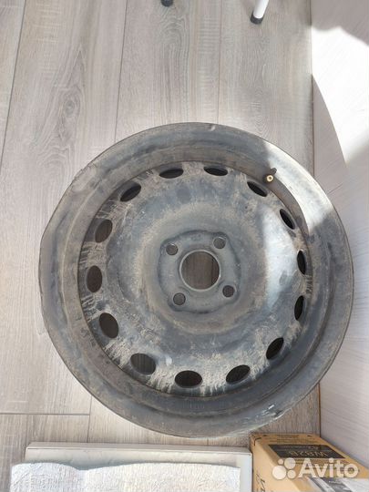 Диск штампованный r15 чёрный solaris/rio