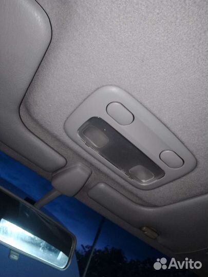 Светильник салона Nissan Bluebird U14