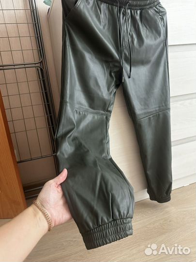 Штаны джоггеры кожаные женские