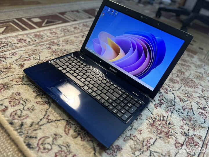 Отличный Ноутбук Samsung core i5/6гб/320гб