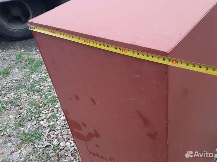 Сейф металлический