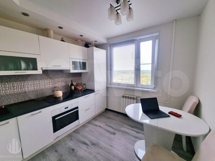 2-к. квартира, 52 м², 16/16 эт.