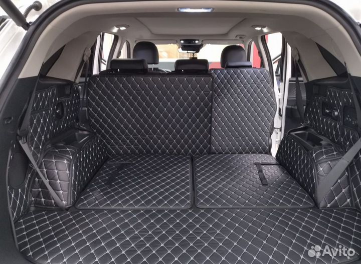 3d коврики в багажник Toyota Estima