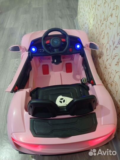 Детская машина электромобиль с пультом