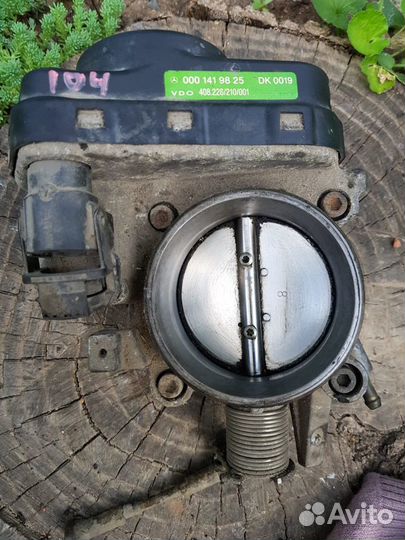 Дроссельная заслонка на Mersedes 104 мотор