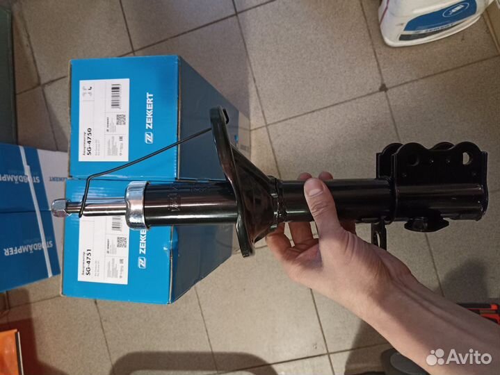 Амортизатор подвески задний Kia Carens 1, Shuma