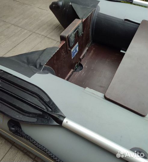 Надувная лодка Адмирал 305