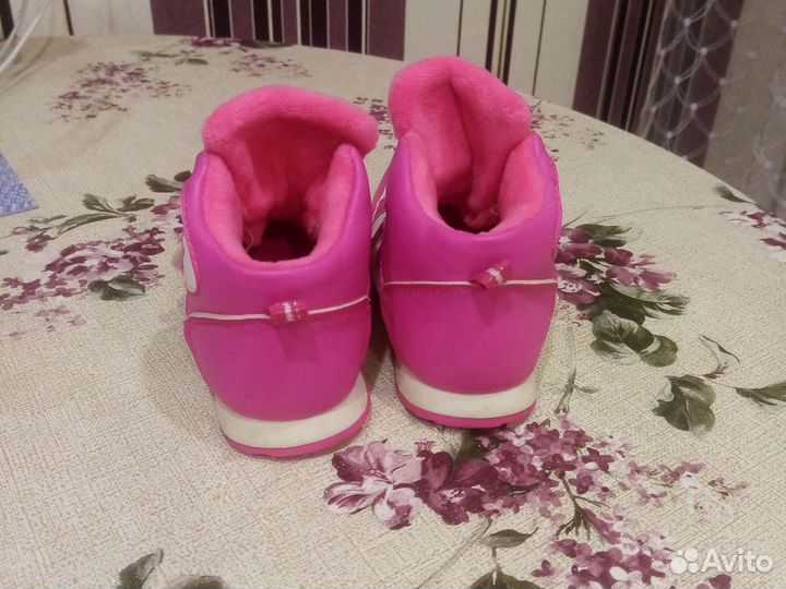 Кроссовки утепленные для девочки 24 размер