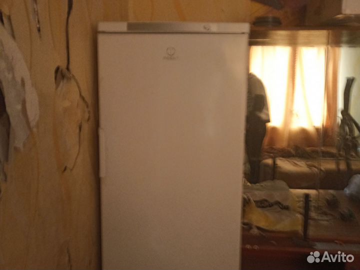 Холодильник бу indesit