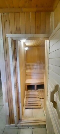 Продается коммерческая, 382.7 кв.м., 3/3 эт