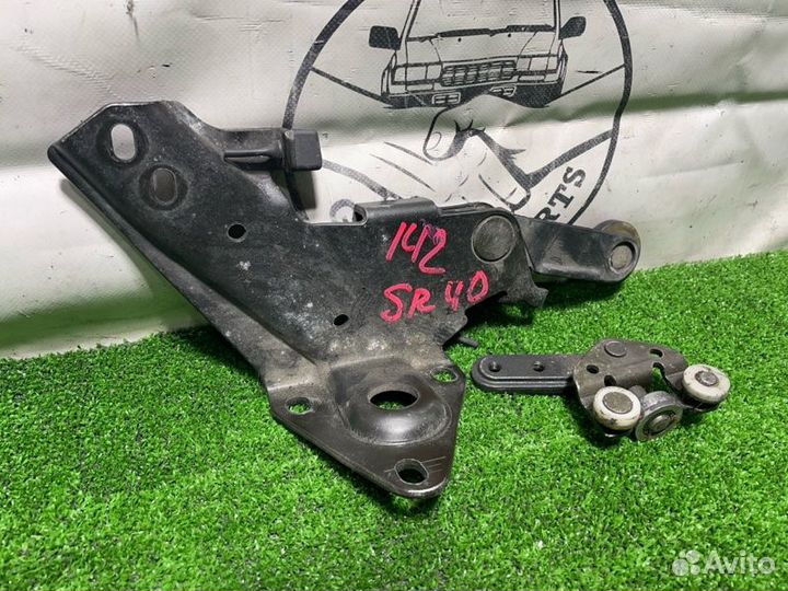 Петля двери задняя левая Toyota Lite Ace Noah SR40