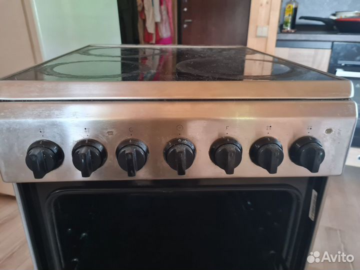 Плита электрическая Indesit IS5V4PHX/RU