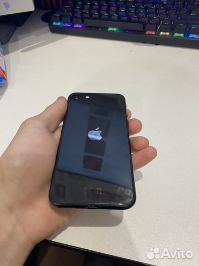 iPhone SE (2020), 128 ГБ