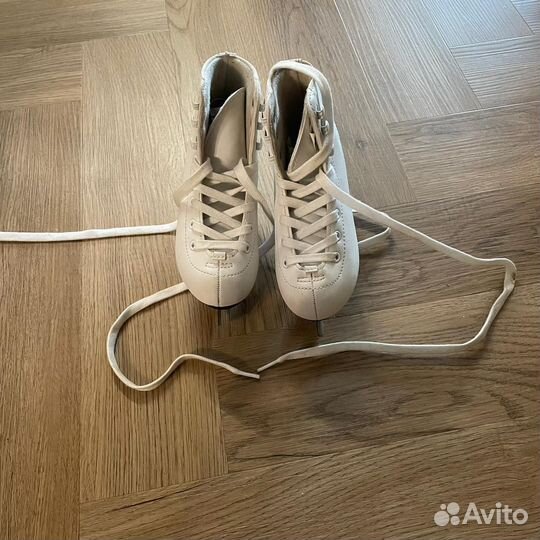 Коньки фигурные