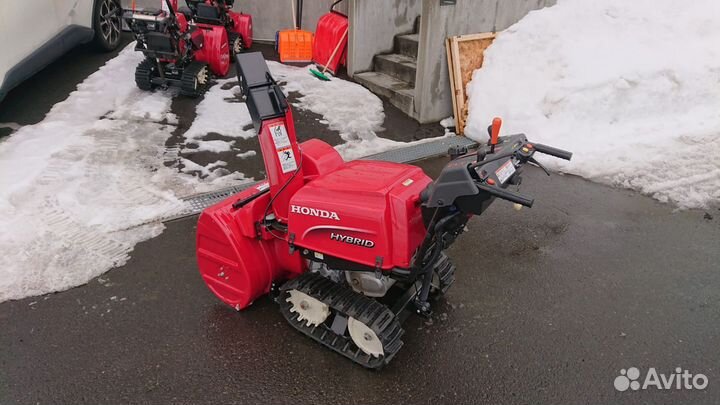 Снегоуборщик гибридный Honda HSS 1170i