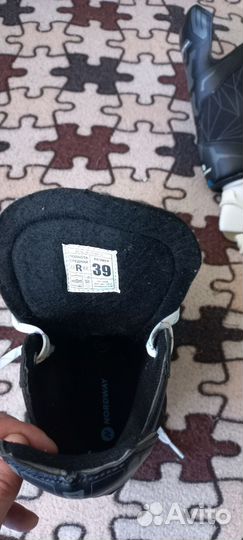 Коньки хоккейные