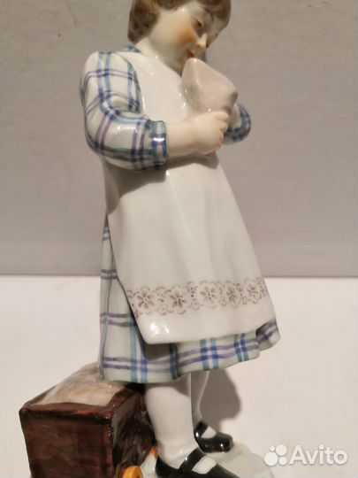 Девочка с тележкой Серия Детство Мейссен