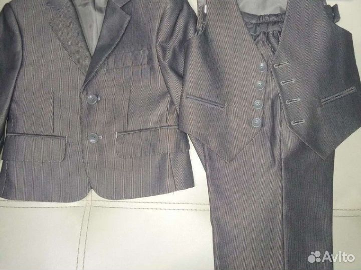 Костюм тройка