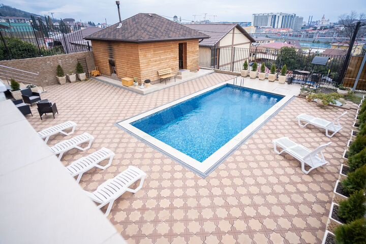 2-к. квартира, 70 м², 2/4 эт.