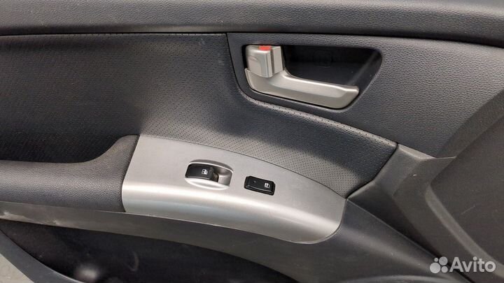 Дверь левая передняя киа Sportage, 2005