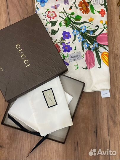 Шелковый платок gucci