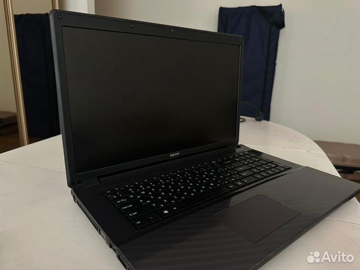 Ноутбук Dexp 0811285