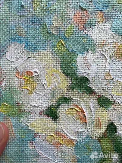 Картина маслом белые розы цветы в вазе