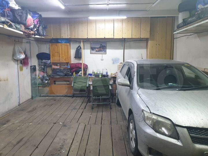 Гараж, > 30 м²