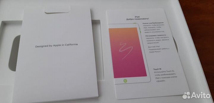 Планшет Apple iPad (2018) 32GB Wi-Fi Gold