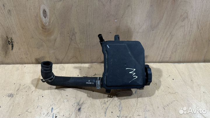 Бачок гур Mercedes OM 642 А0004602283