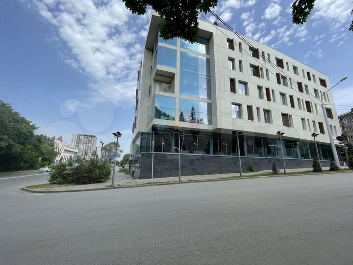 Офис с витражами на Проспекте