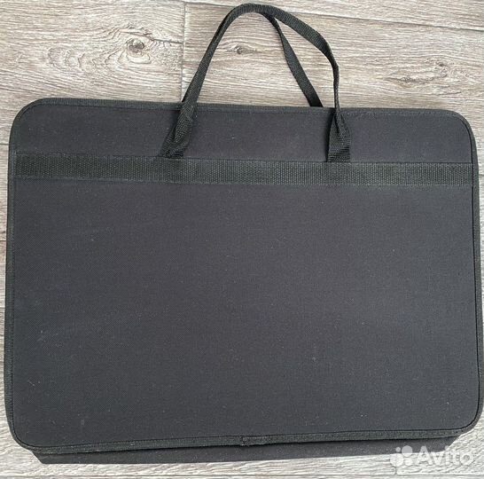 Художественные материалы