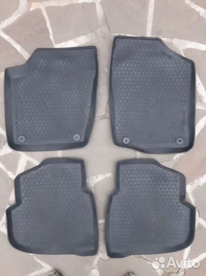 Автомобильные коврики резиновые оригинал