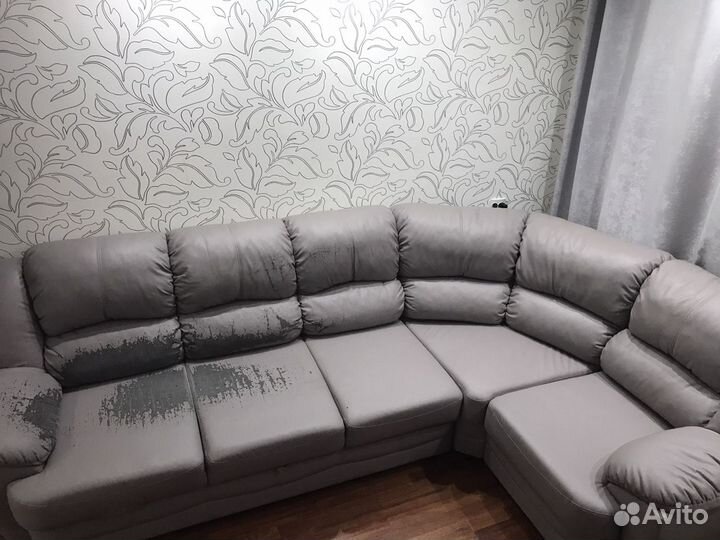 Кожаный угловой диван бу