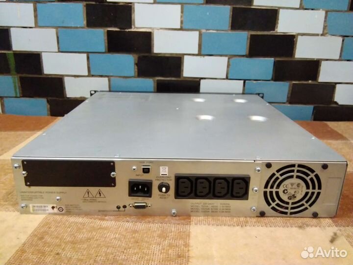 Ибп APC Smart-UPS 1500