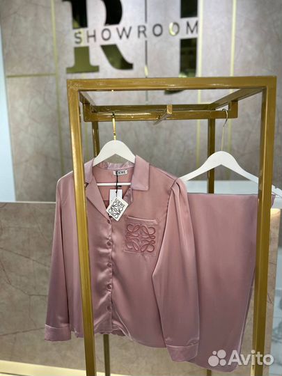 Летний женский костюм balenciaga