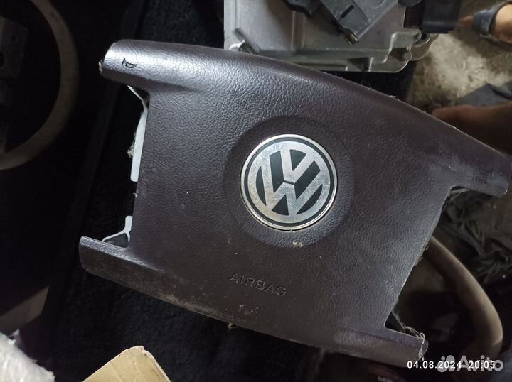 Подушка безопасности руля на VW Touareg