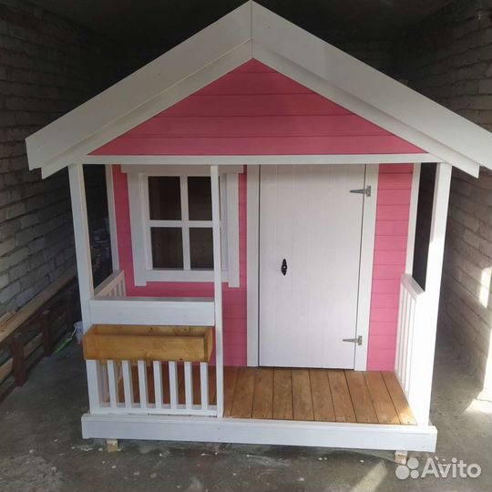 Детский игровой домик из дерева