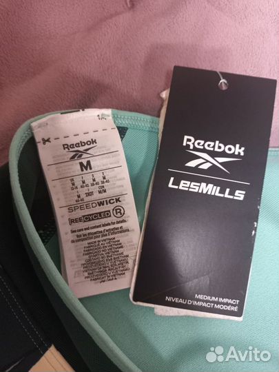 Спортивный топ Reebok, новый