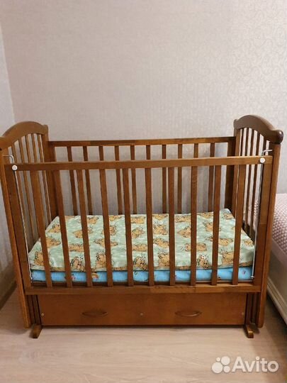 Продам детскую кроватку