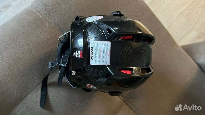 Хоккейный шлем, коньки, защита