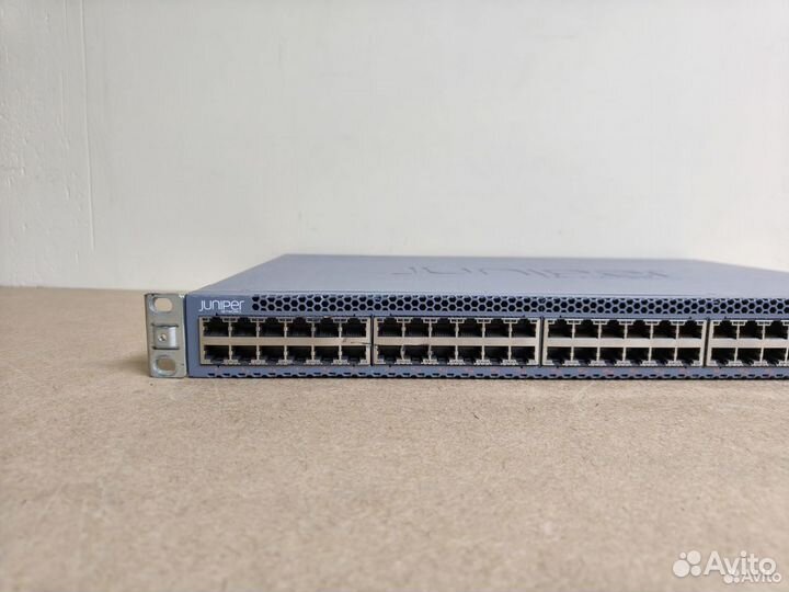 Коммутатор Juniper EX3300-48P