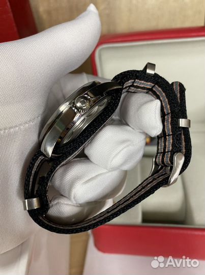 Часы механические с автоподзаводом omega