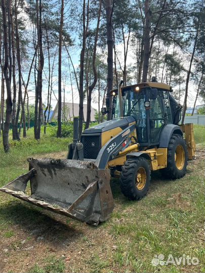 Экскаватор-погрузчик John Deere 325J, 2011