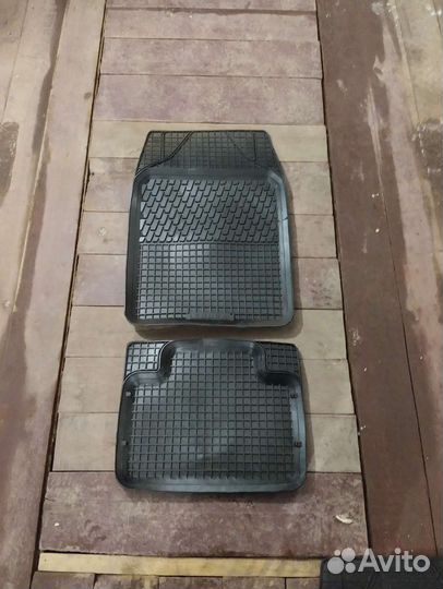 Автомобильные коврики резиновые тайота