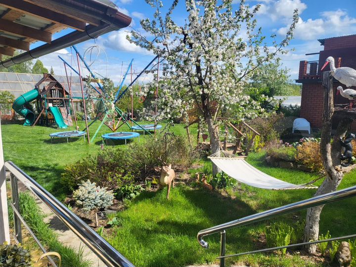 Коттедж 1000 м² на участке 18 сот.