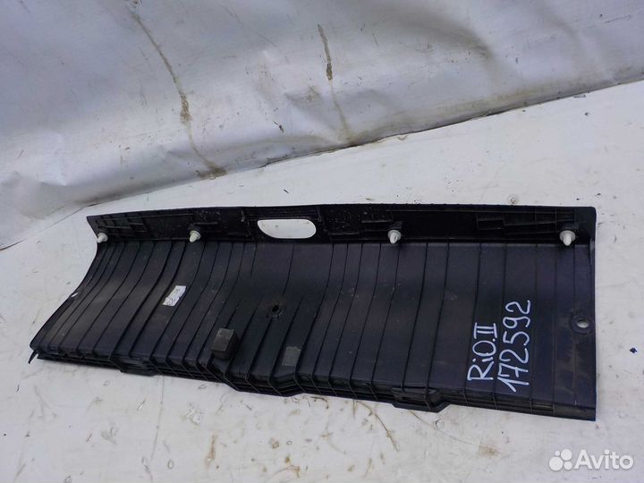 Накладка задней панели Kia Rio 2