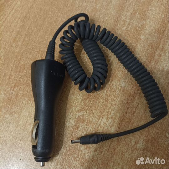 Автомобильная зарядка Nokia