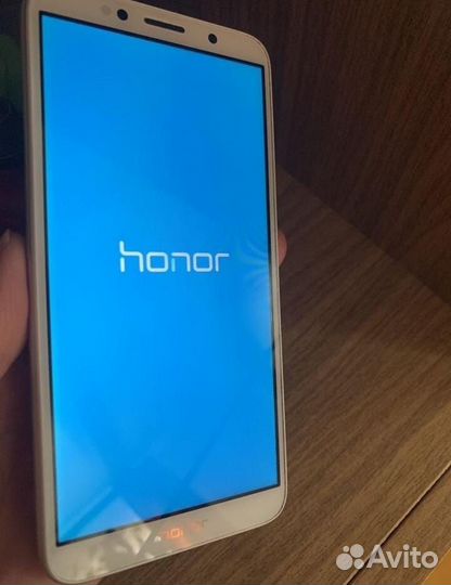 Телефон honor 7а